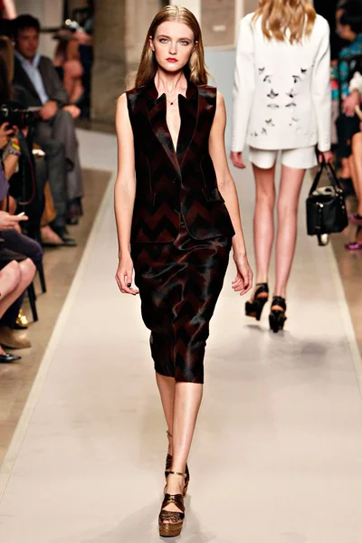 Look 14